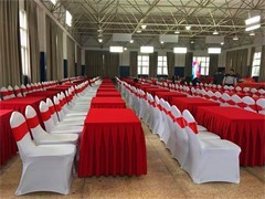 玉樹(shù)履帶式裝載機(jī)出租 助力慶典服務(wù)高效運(yùn)作